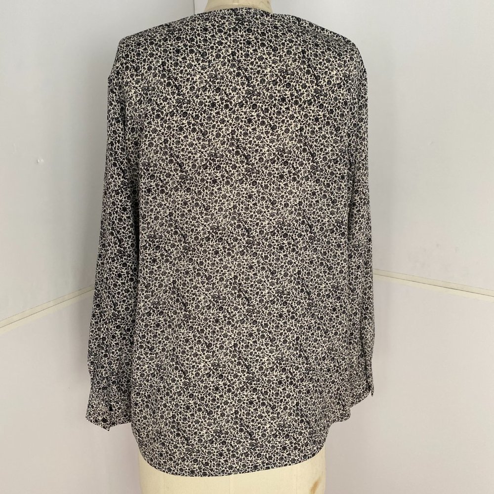 Pullover Flowy Blouse - Picture 3 of 4